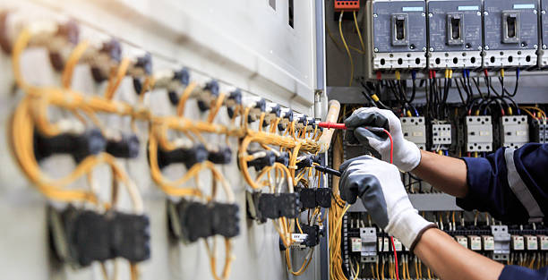 Professional Electrician technician working in Painesville, OH